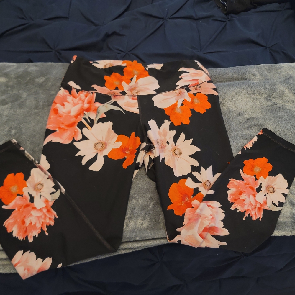 Old Navy Black Floral Leggings